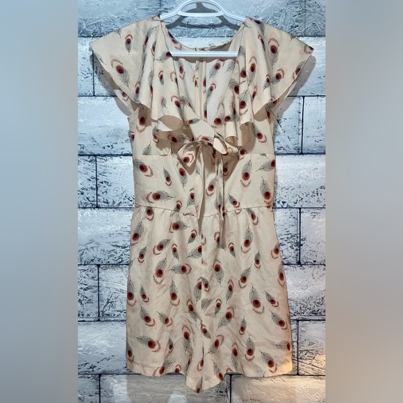 Forever 21 Boutique Cream Colored Feather Romper with Ruffles Sz Small - Picture 2 of 7